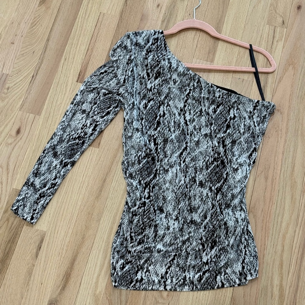 INC International Concepts Monochrome One-Shoulder Blouse